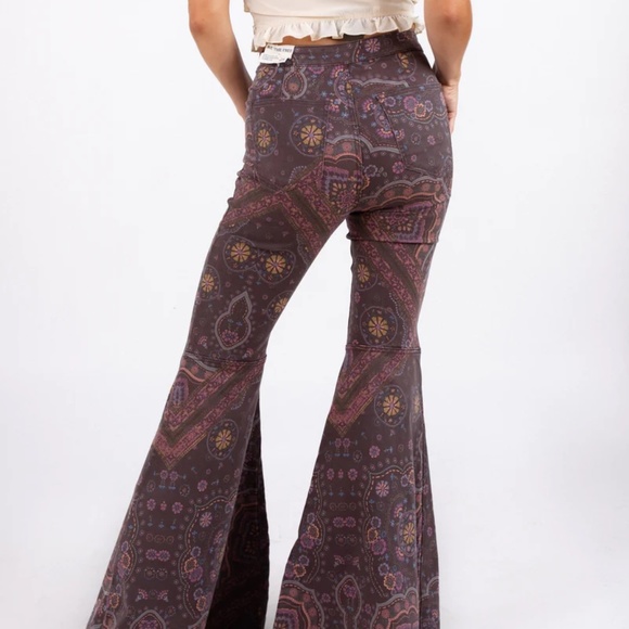 NWT Free People Just Float On Printed Flares Chocolate Combo 28 paisley purple - Picture 2 of 10
